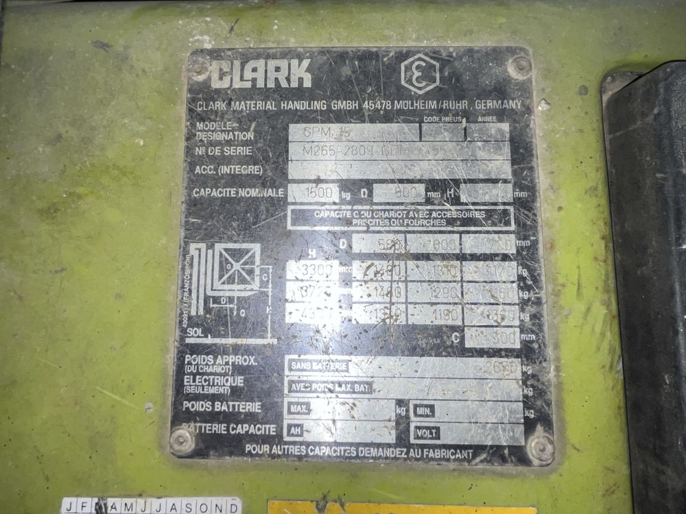Empilhador Clark 1500kg Gás