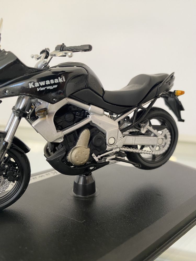 Kawasaki Versys 650 (1/18) - Solido