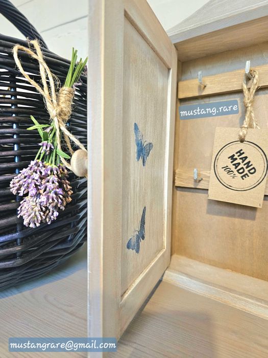 Szafka na klucze. Klucznik lawendowy