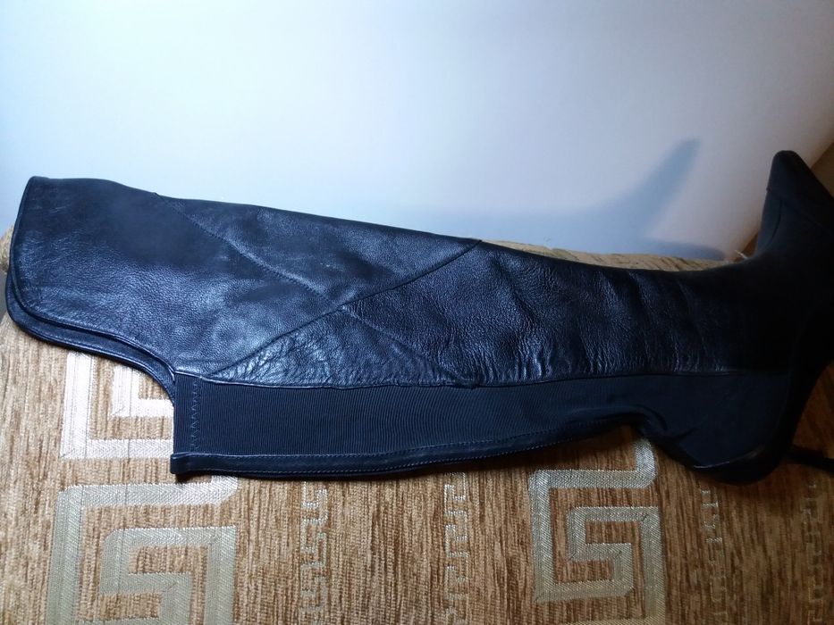 Сапоги 39 р. ботфорты женские зимние черные на змейке на шпильке с ост