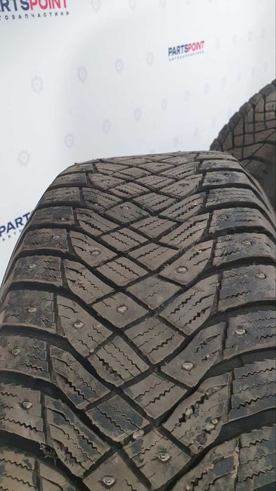 Диски з зимовою гумою шипована Vossen R17×7.5J, PCD 5×112, ET 40 2022р