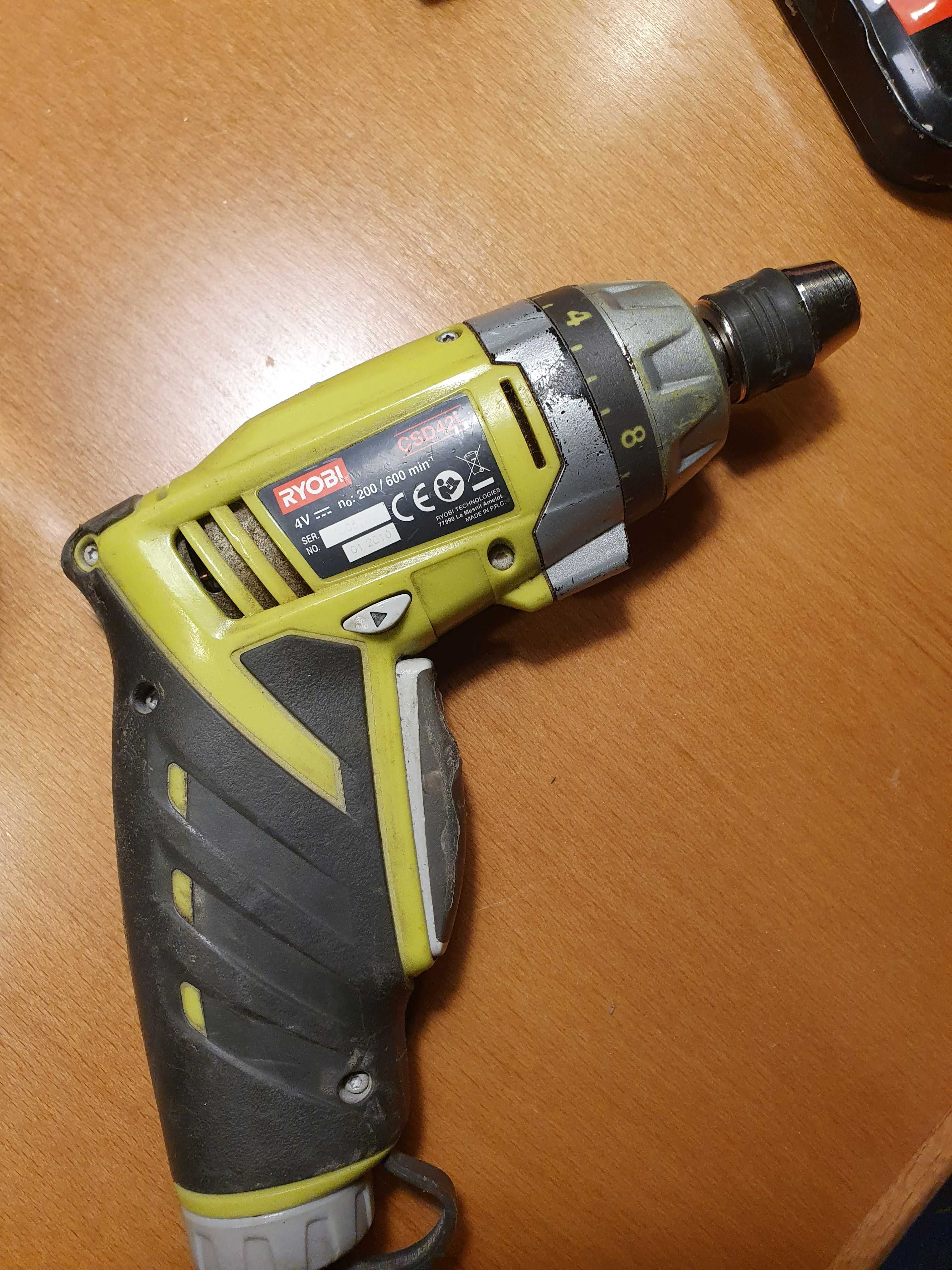 Wkrętarka akumulatorowa Ryobi CSD42L  + 2 x aku 4V