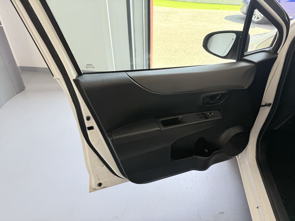 Toyota yaris 2012   Caixa de 6v