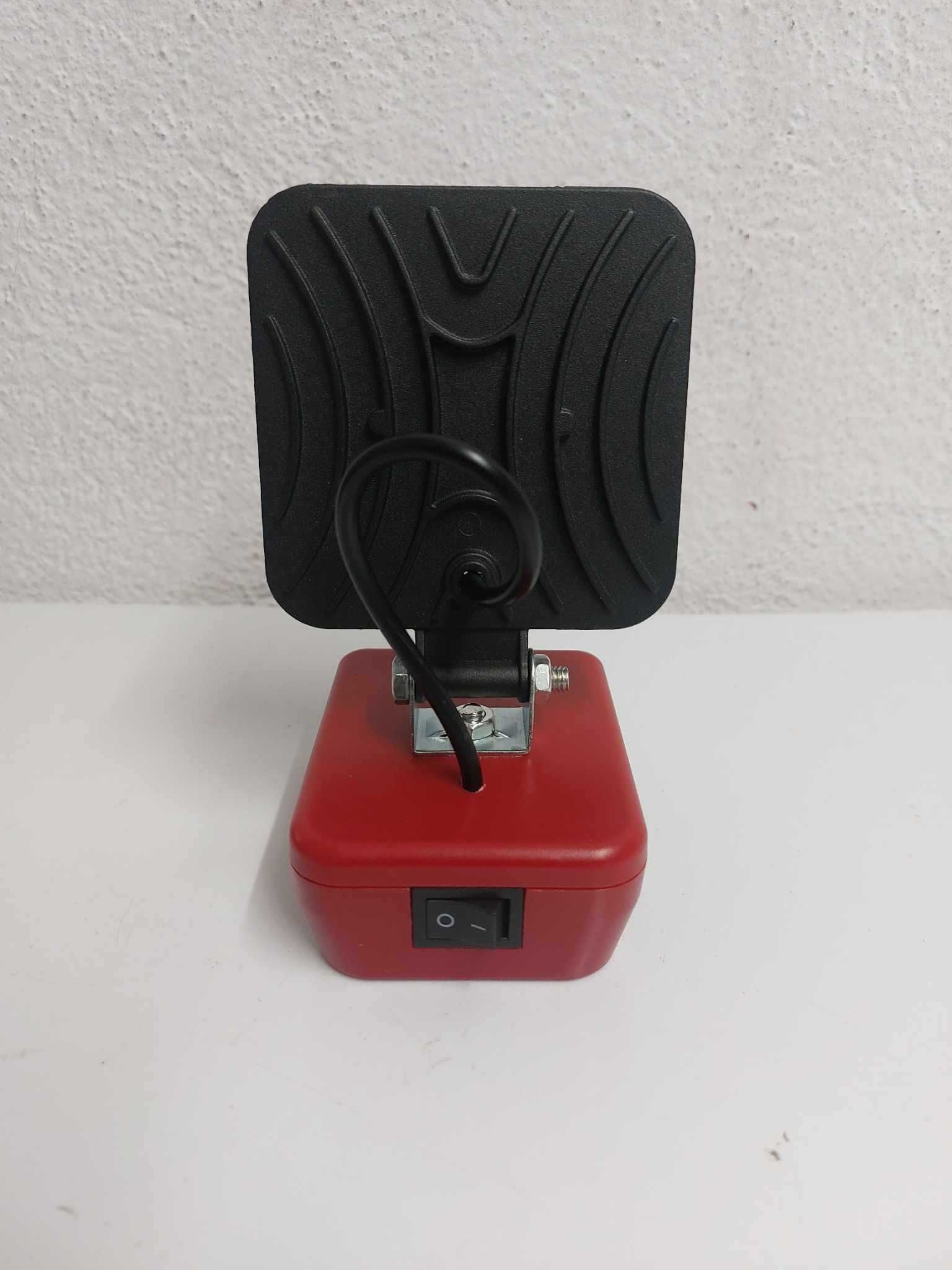 Lampka LED Halogen 2xUSB na baterie Milwaukee M18