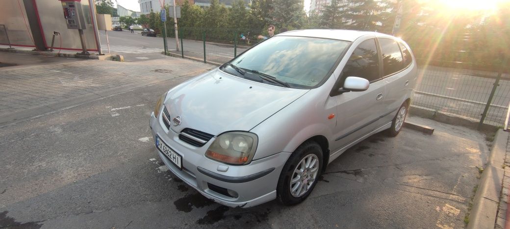Ніссан альмера тіно