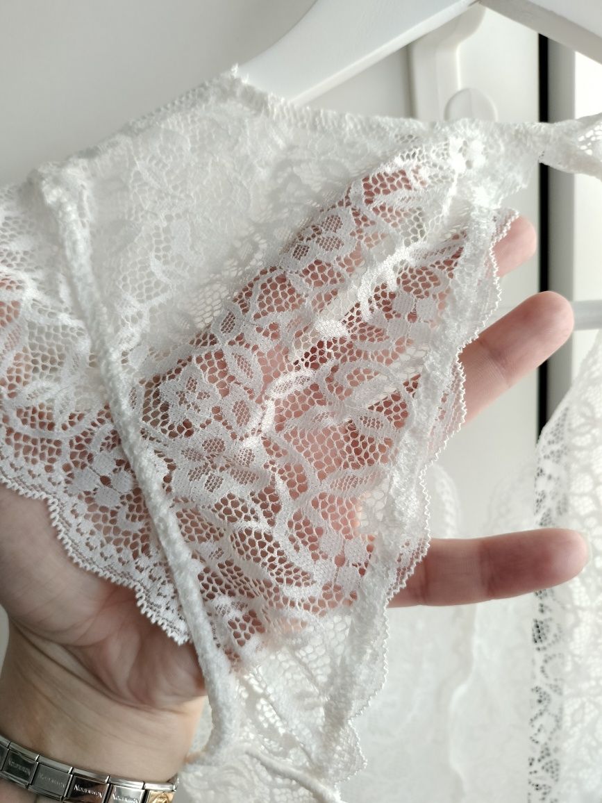 Koronkowe białe body