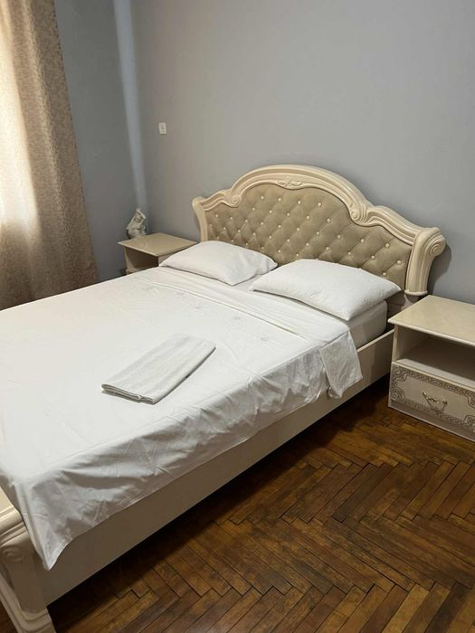 Подобова (посуточно) оренда квартири.Центр.Третій поверх. вул. Миру 35