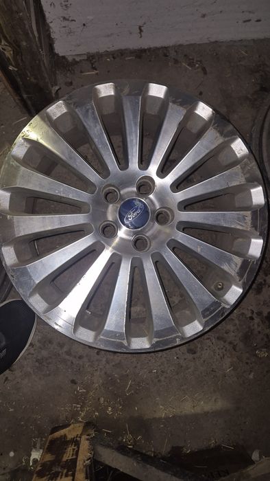 Продаю комплект алюмінієвих дисків оригінал FORD 5 108 17