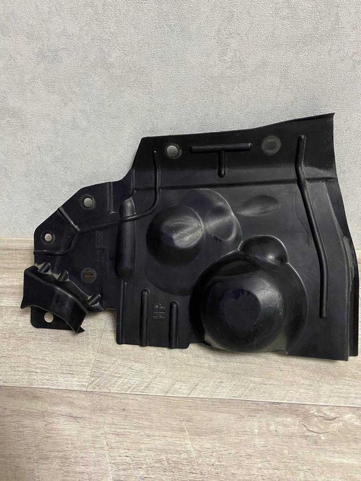 Правая защита двигателя Nissan Roge