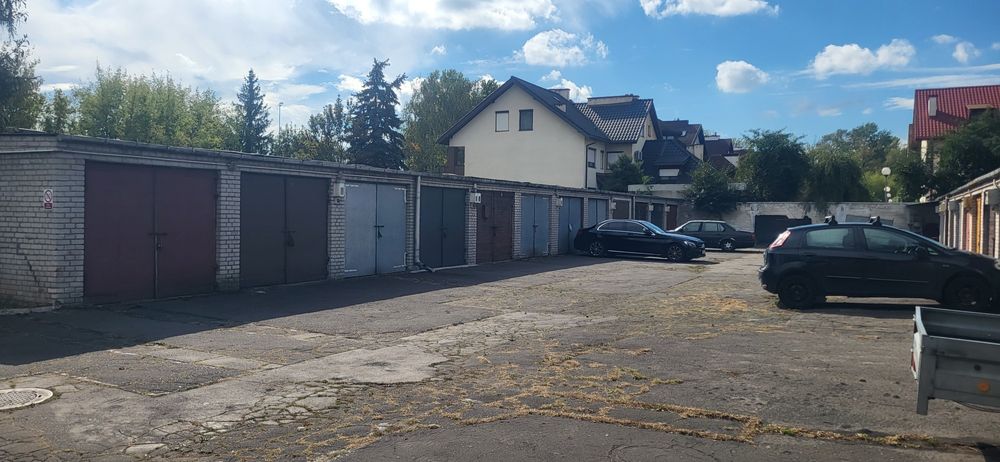 Duży garaż na Woli ul. Płocka  25m2