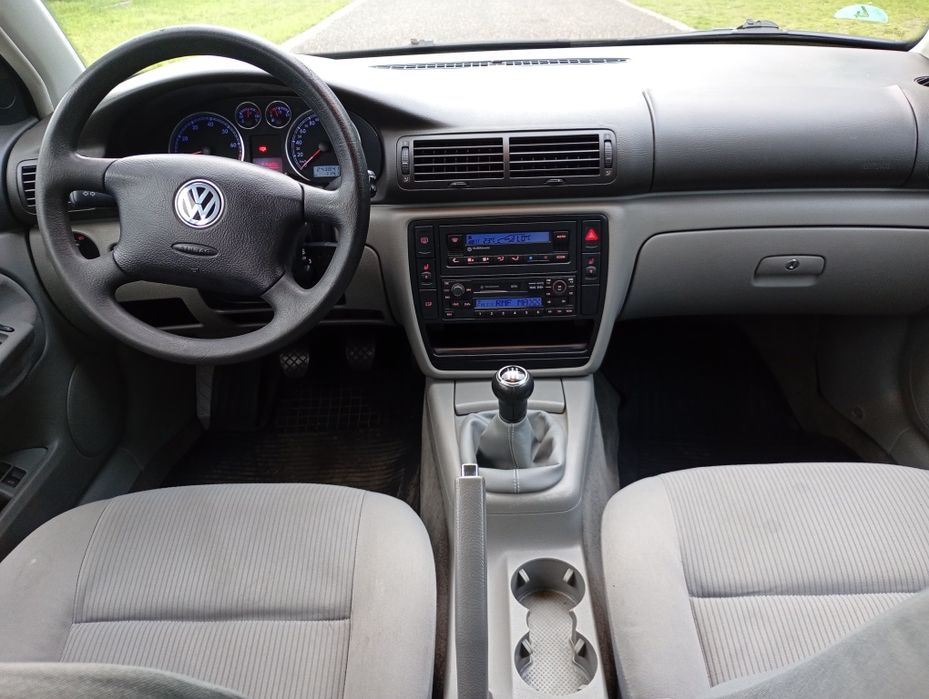 VW Passat B5 FL 1.6 8v 102 KM BEZWYPADEK klimatyzacja SERWIS bez RDZY