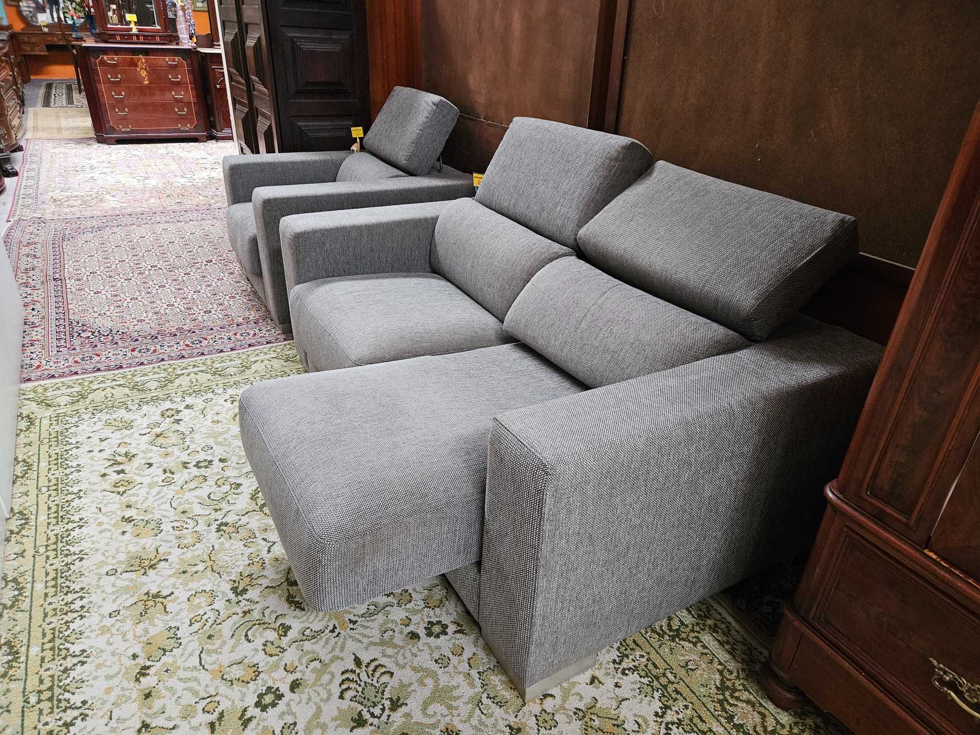 Sofá chaise long de dois lugares - Sem zonas rasgadas ou danificadas