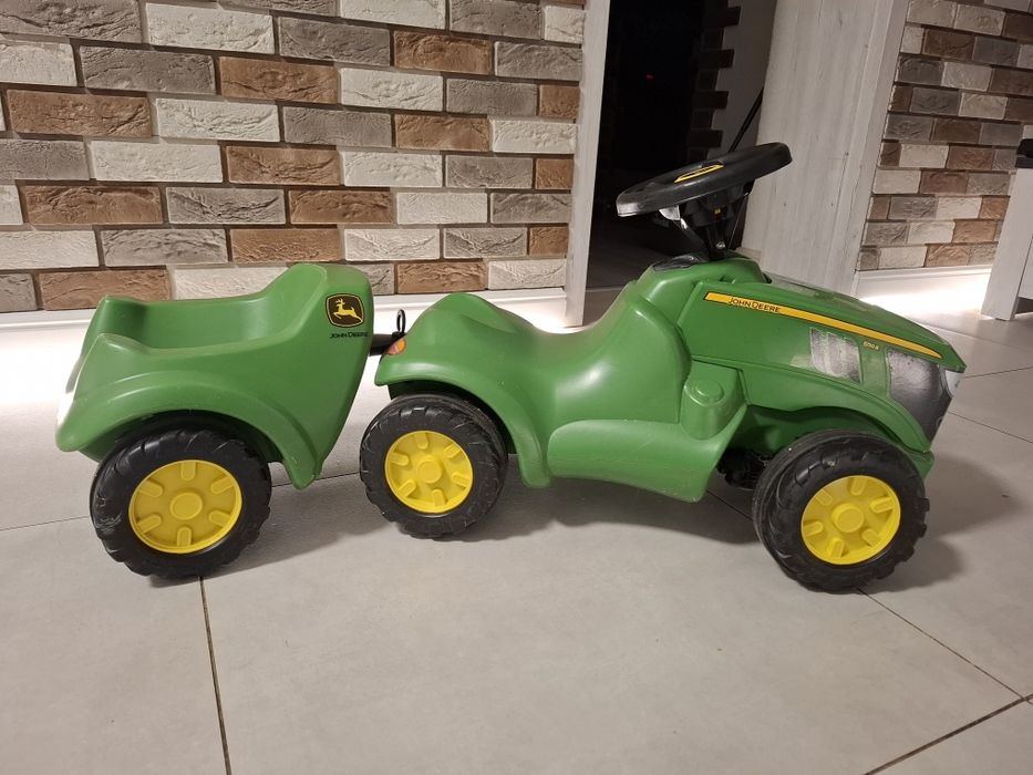 Sprzedam jeździk John Deere z przyczepką