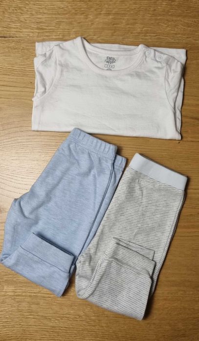 Wygodne dresiki dresy 74 spodnie x2 oraz koszulka biała basic x1