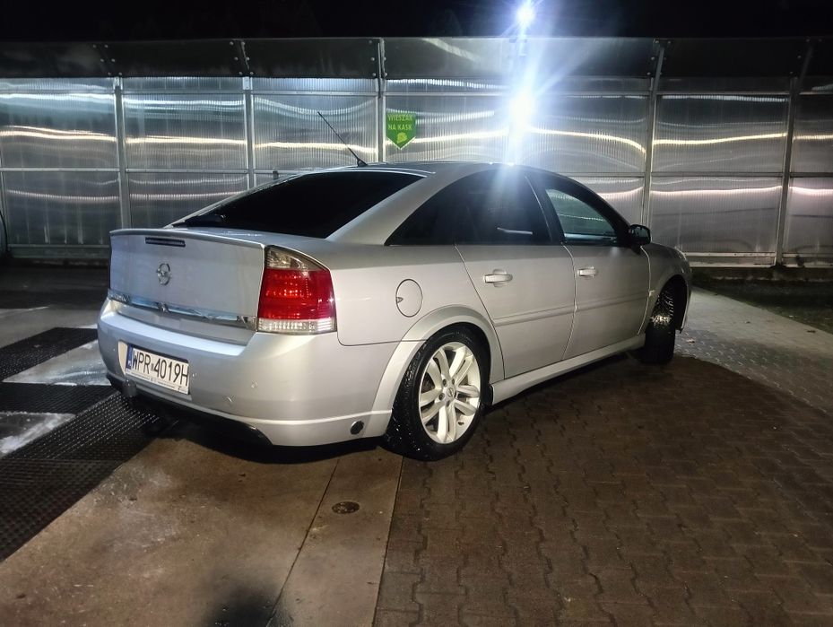 Opel Vectra 1,8 GAZ 06r wzorowy stan zero rdzy ładna do jazdy