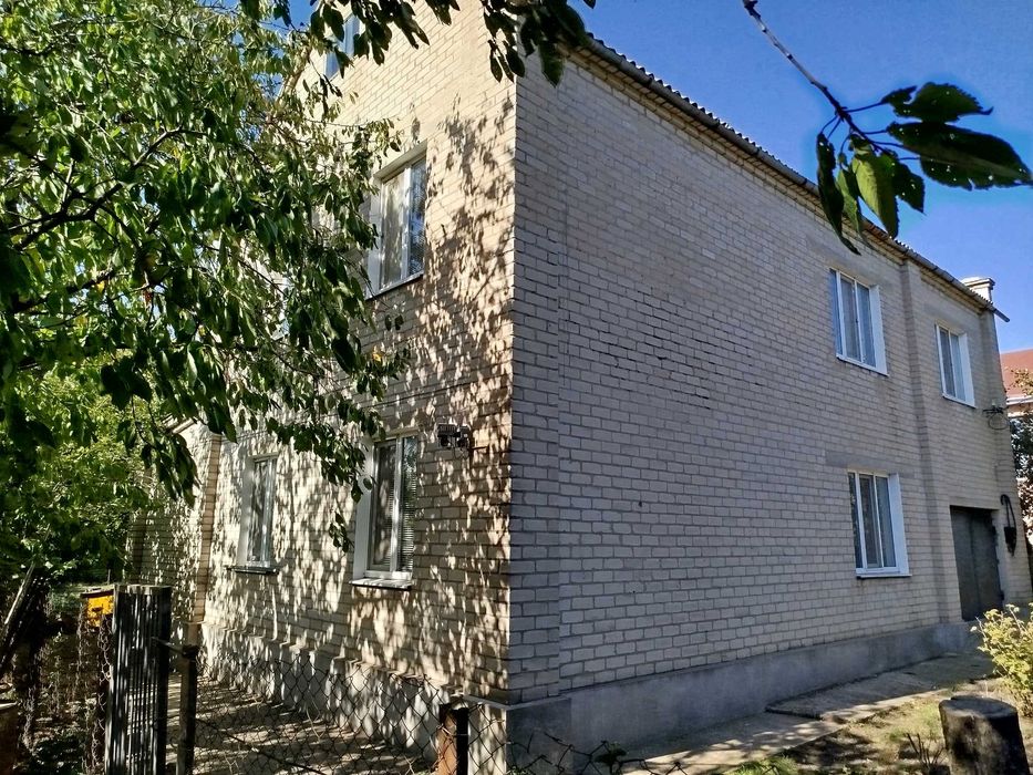 Продам будинок в місті Вільнянськ.