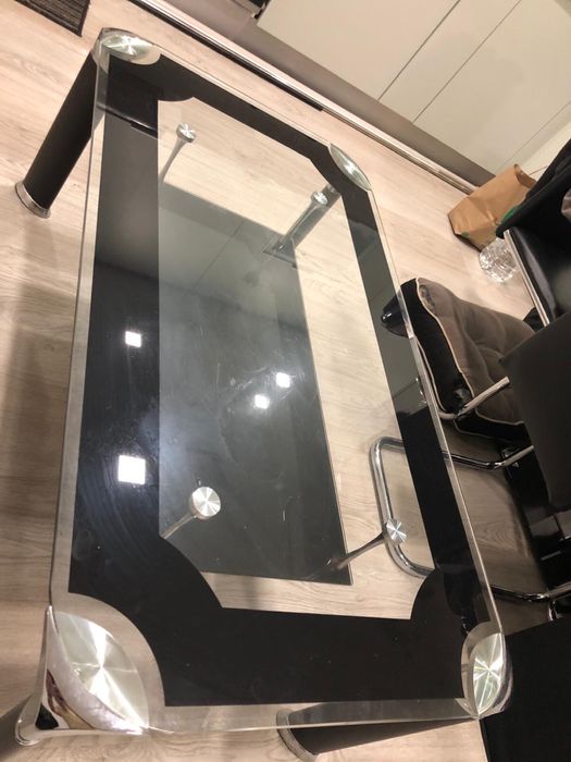 Mesa de centro em vidro