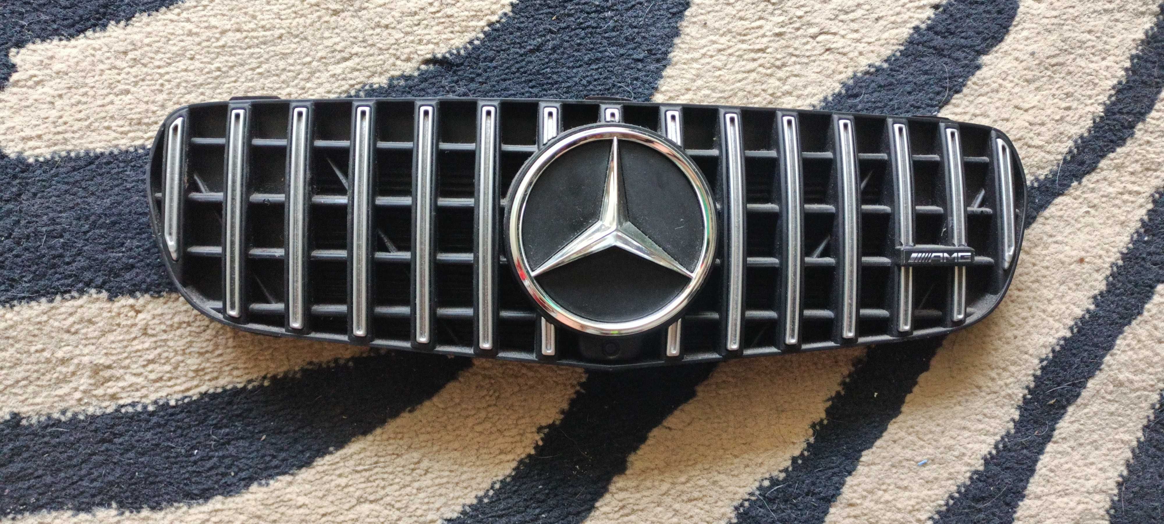 Pozostałości po  Mercedesa AMG glc63s na akumulator dla dzieci