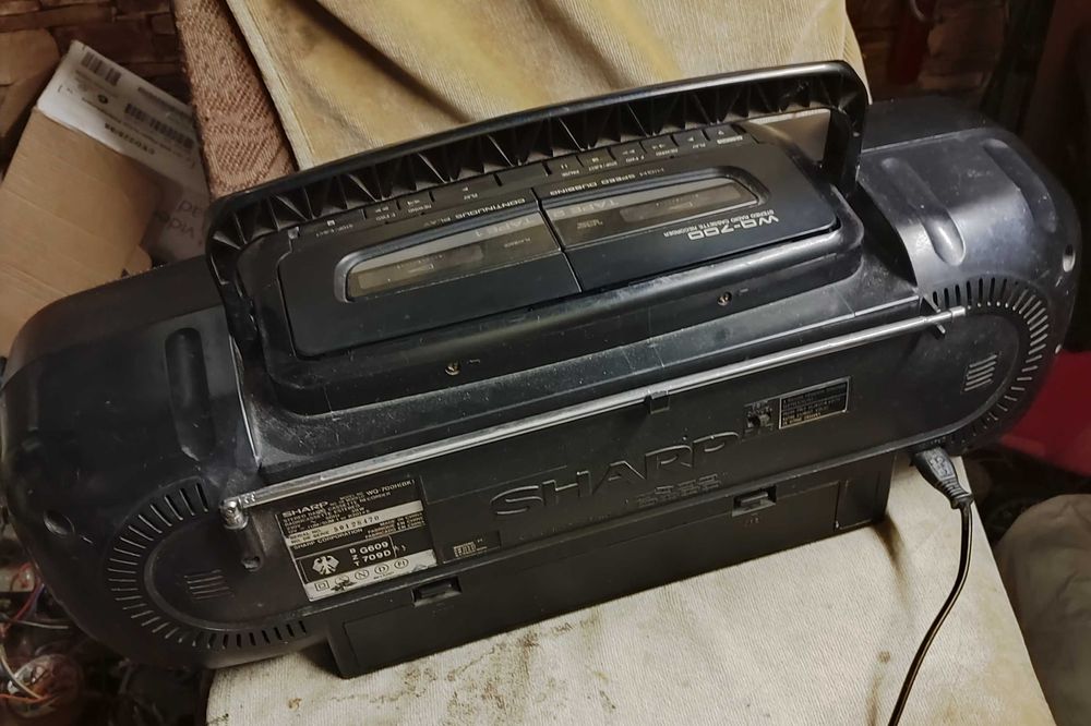 магнитола Sharp WQ-700