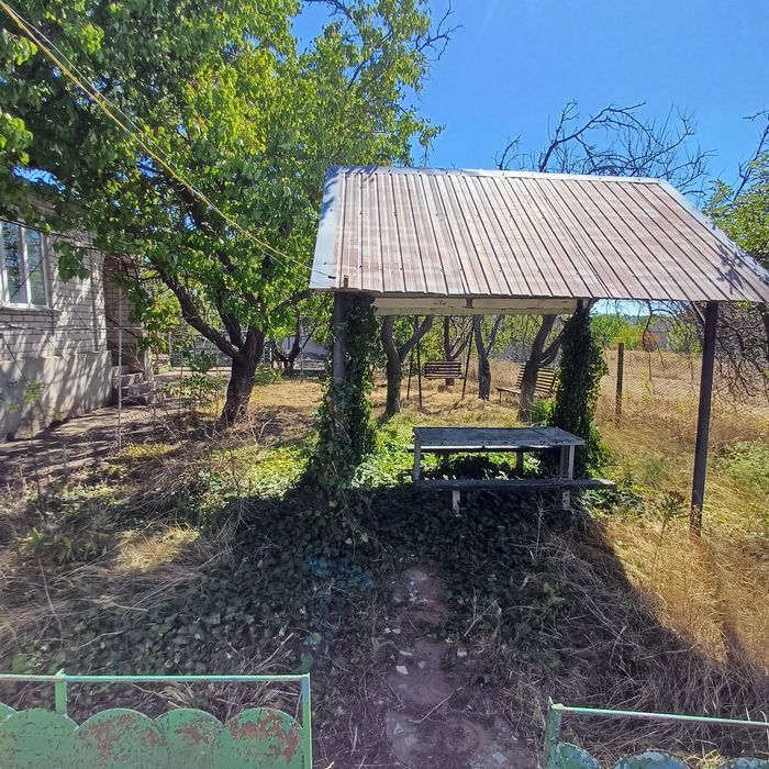 Продаеться будинок,за дитячою лікарнею,район Фрегат,під ремонт.