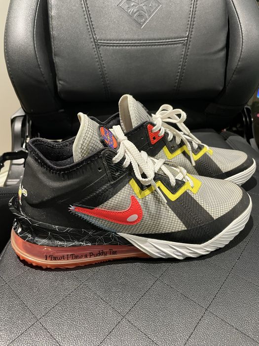 NIKE LEBRON 18 Low sylvester vs tweety