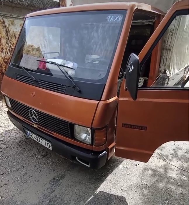 Мерседес MB100 2,4D