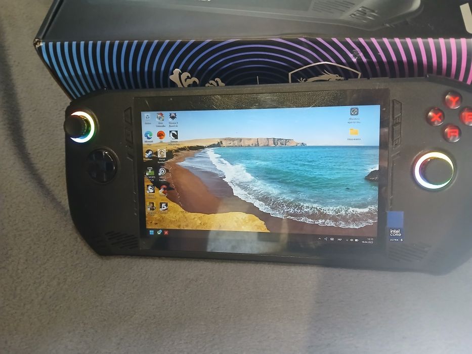 Продам власну портативну консоль MSI Claw  A1M