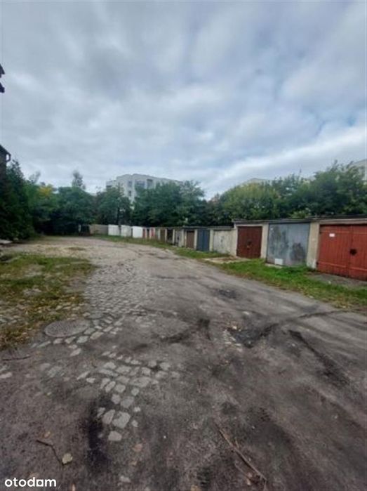 Do odstąpienia garaż