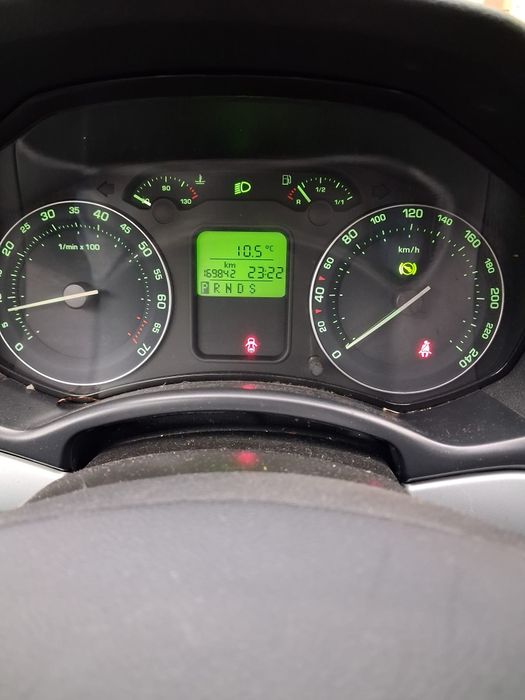 Skoda octavia 1.6 benzyna-> 2008 -> zadbany-> automat