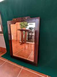 Espelho vintage com embutidos, de madeira maciça em muito bom estado