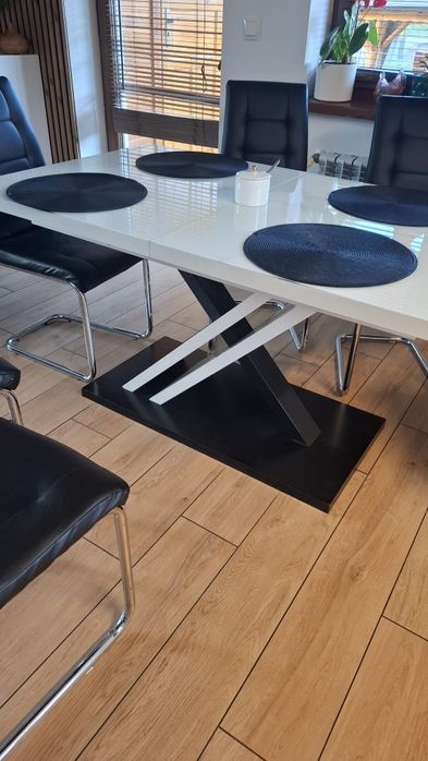 Stół ława Victoria z krzesłami oddam za whisky