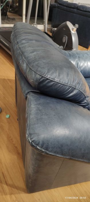 Sofá de dois lugares para desocupar