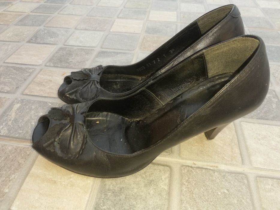 Buty szpilki skórzane 39