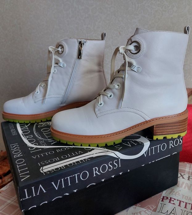 Демисезонные женские ботинки Vitto Rossi,р.39