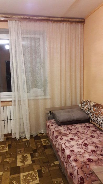 Продам 1 комнатную гостинку в районе Одесской