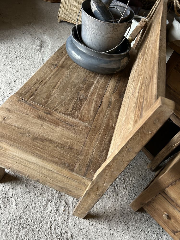 Ławka drewniana ze schowkiem ogrodowa Loberon ławeczka TEAK rustykalna