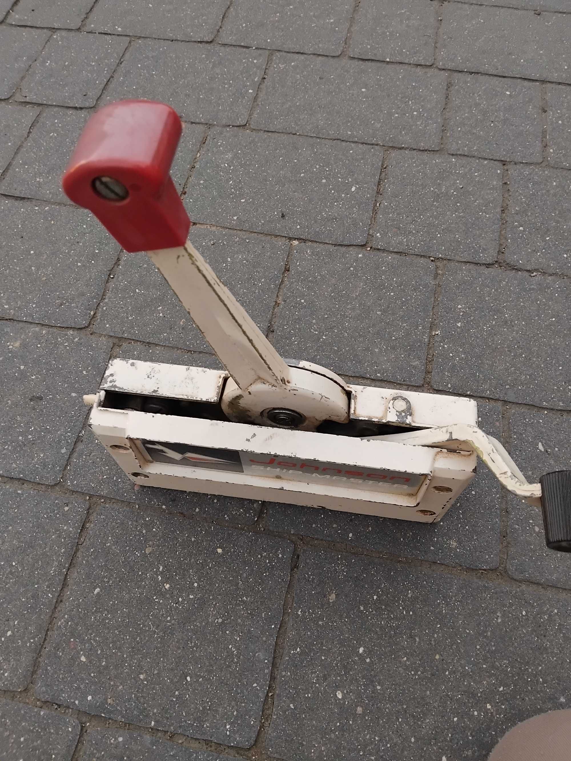 Manetka silnika zaburtowego Johnson