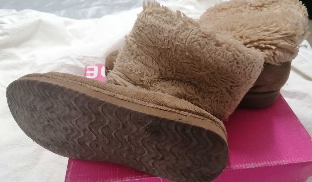 Pantufa, bota, 37, camurça, "Seaside", em bom estado, por 5€