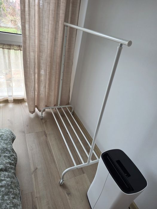 Wieszak na ubrania Ikea Rigga