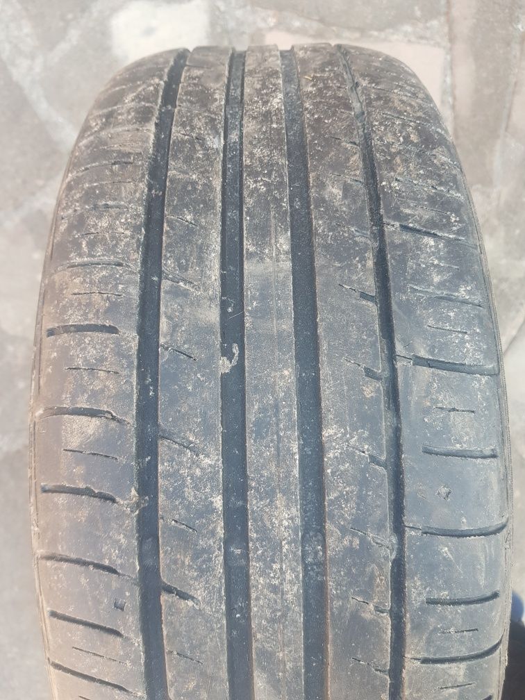 Резина 215/55R16