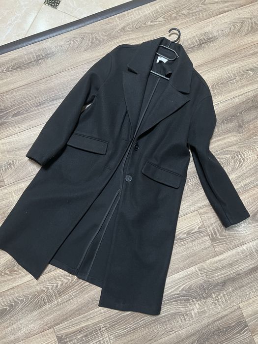 Чорне жіноче пальто Bershka, весна/осінь