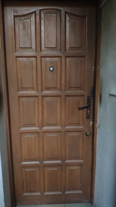 drzwi drewniane wewnątrzklatkowe