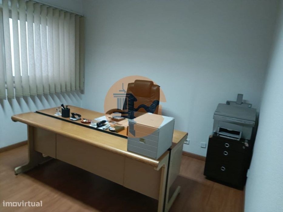 Armazém Na Zona Industrial - Vila Real De Santo António - Algarve