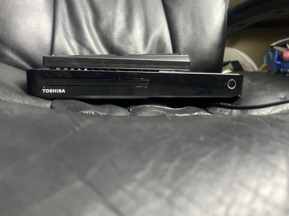 TOSHIBA pilot Blu-Ray 3D odtwarzacz