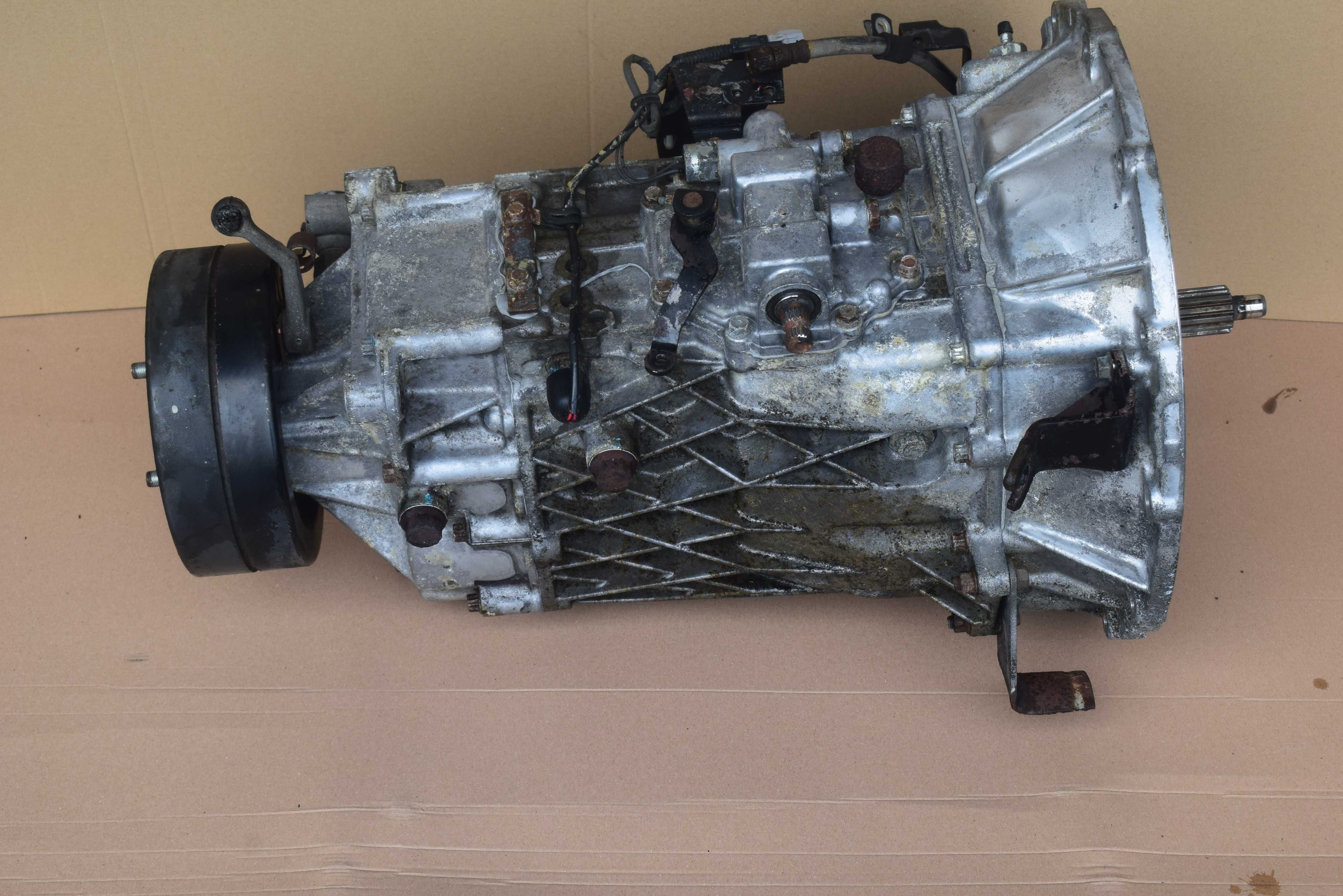 skrzynia biegów Mitsubishi Canter Fuso 3.0 TD 6C14 6 BIEG .ME528081