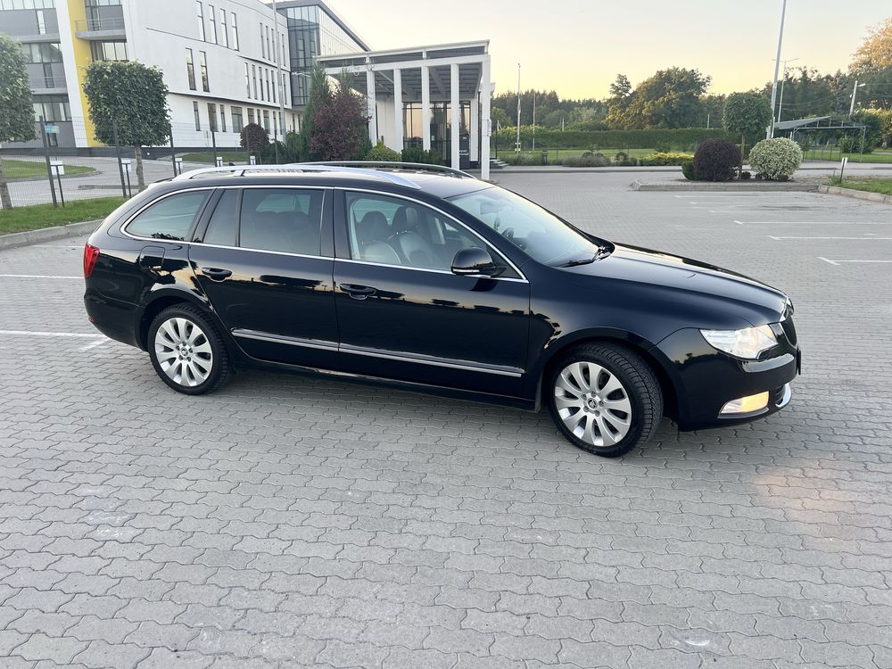 SKODA Superb Combi 2.0 TDI Elegance DSG