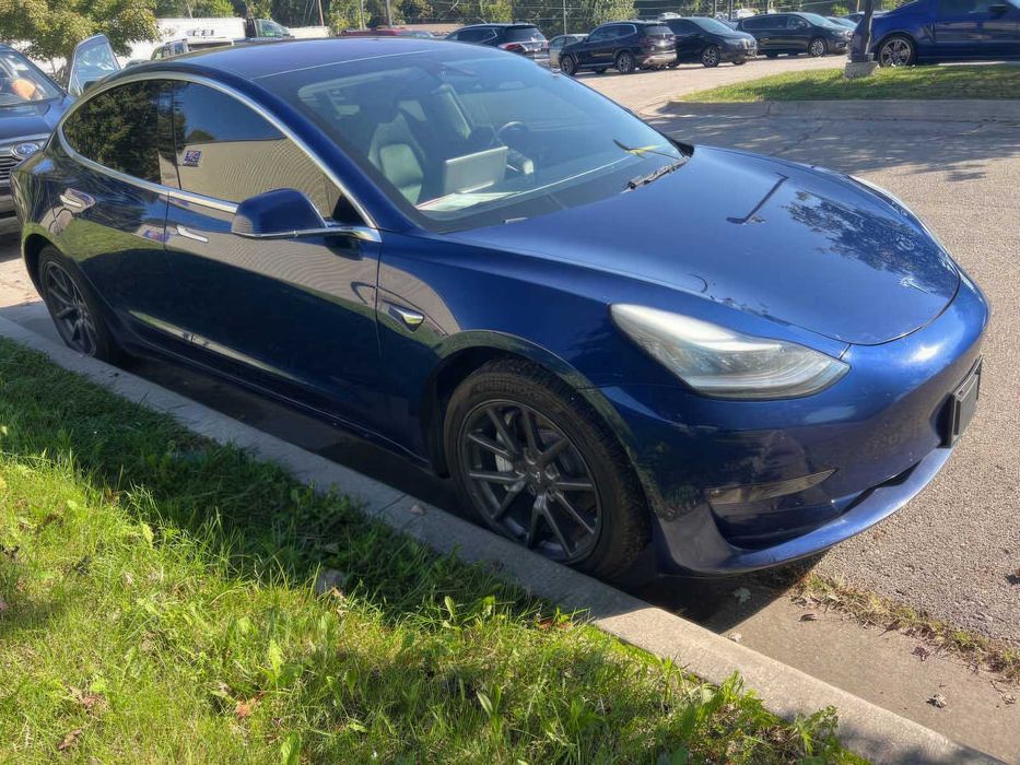 Tesla Model 3 Long Range      2019