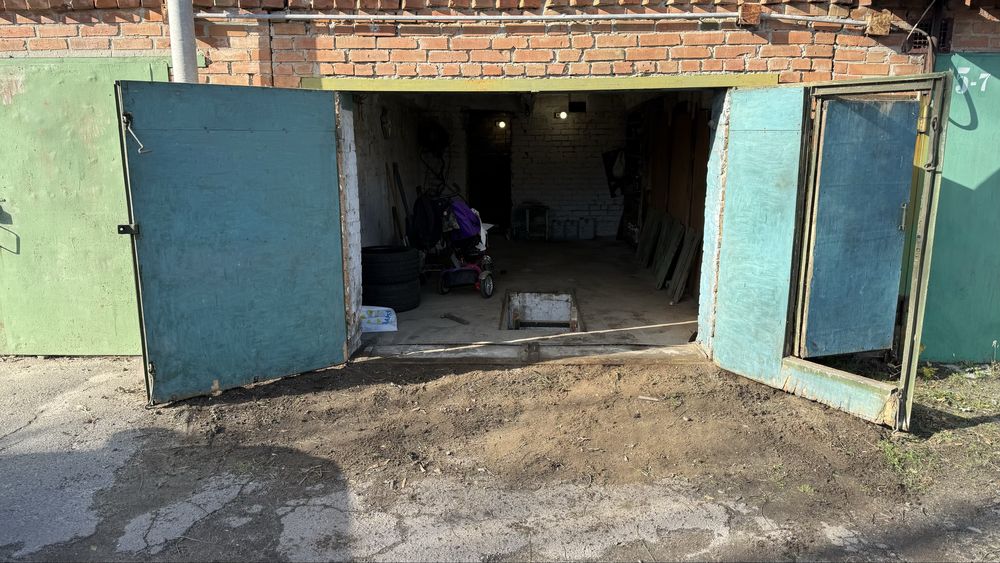 Гараж на Боженка