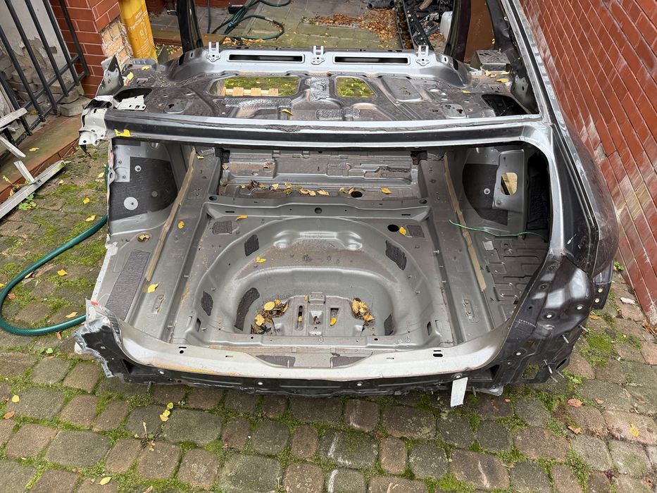 Sprzedam czesci karoserii