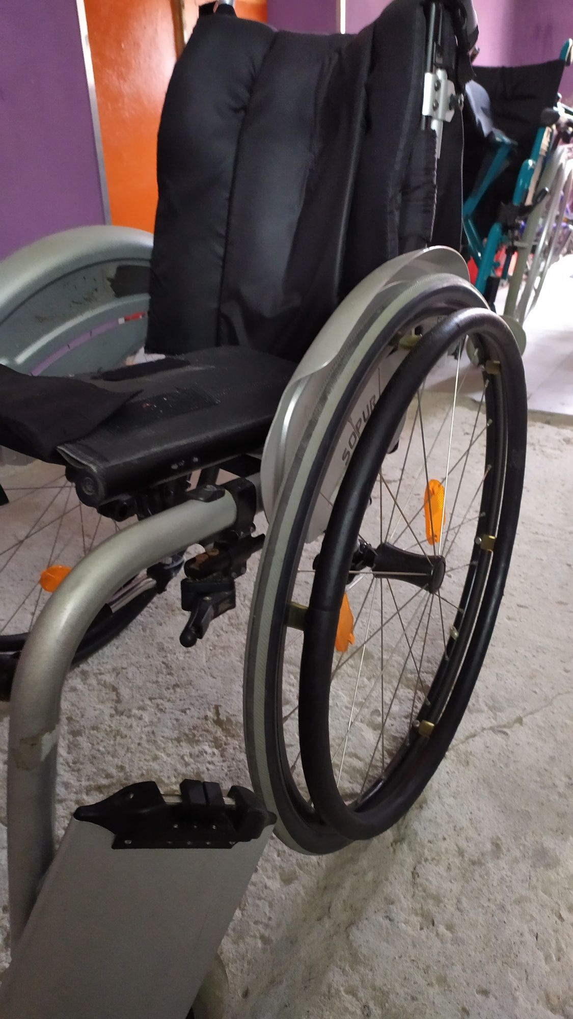 Dziecięcy wózek inwalidzki aluminiowy aktywny SOPUR XENON / Stan b.dob
